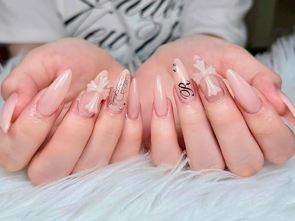 ネイル アートネイル ボルドー フレンチネイル ジェルネイル 氷ネイル・うるうるネイル ハンドネイル Julie NailSalonのネイルデザイン