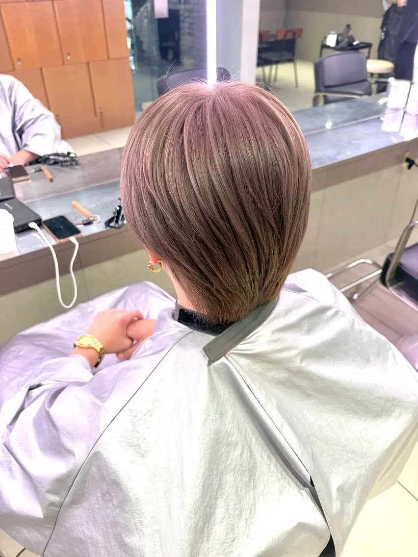 【✨️メンズ・ショート・ボブ限定✨️】🍒全頭ブリーチ➕オンカラー➕選べるトリートメント🍒の写真