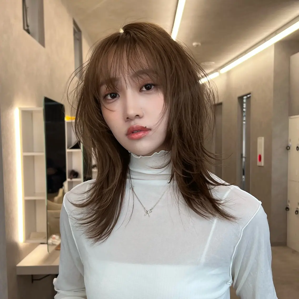 セミロング カラー ベージュカラー 透明感カラー レイヤーカット カット トリートメント 山中 欧輔のヘアスタイル