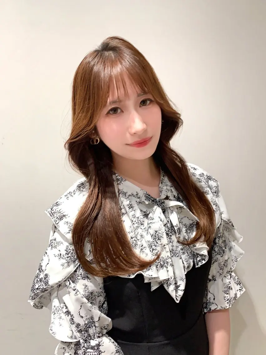ロング レイヤーカット ロング ローレイヤー カット トリートメント ヘッドスパ ヘアセット 韓国ヘア/レイヤー/ 顔まわり/りょーとのヘアスタイル