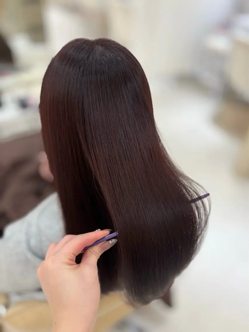 ロング カラー ボルドーカラー カット ヘアカラー トリートメント りほ/顔周りカット/ レイヤーカットのヘアスタイル