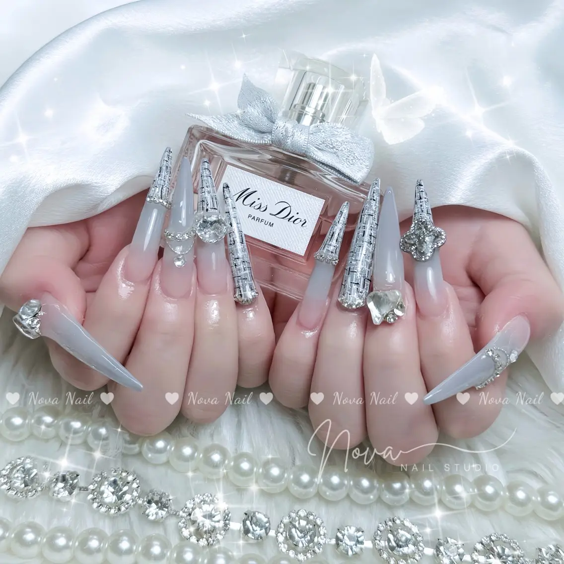 ネイル フレンチネイル ジェルネイル ガーリー キラキラネイル 持ち込み ハンドネイル ハンドケア Kitty Nail Novaのネイルデザイン