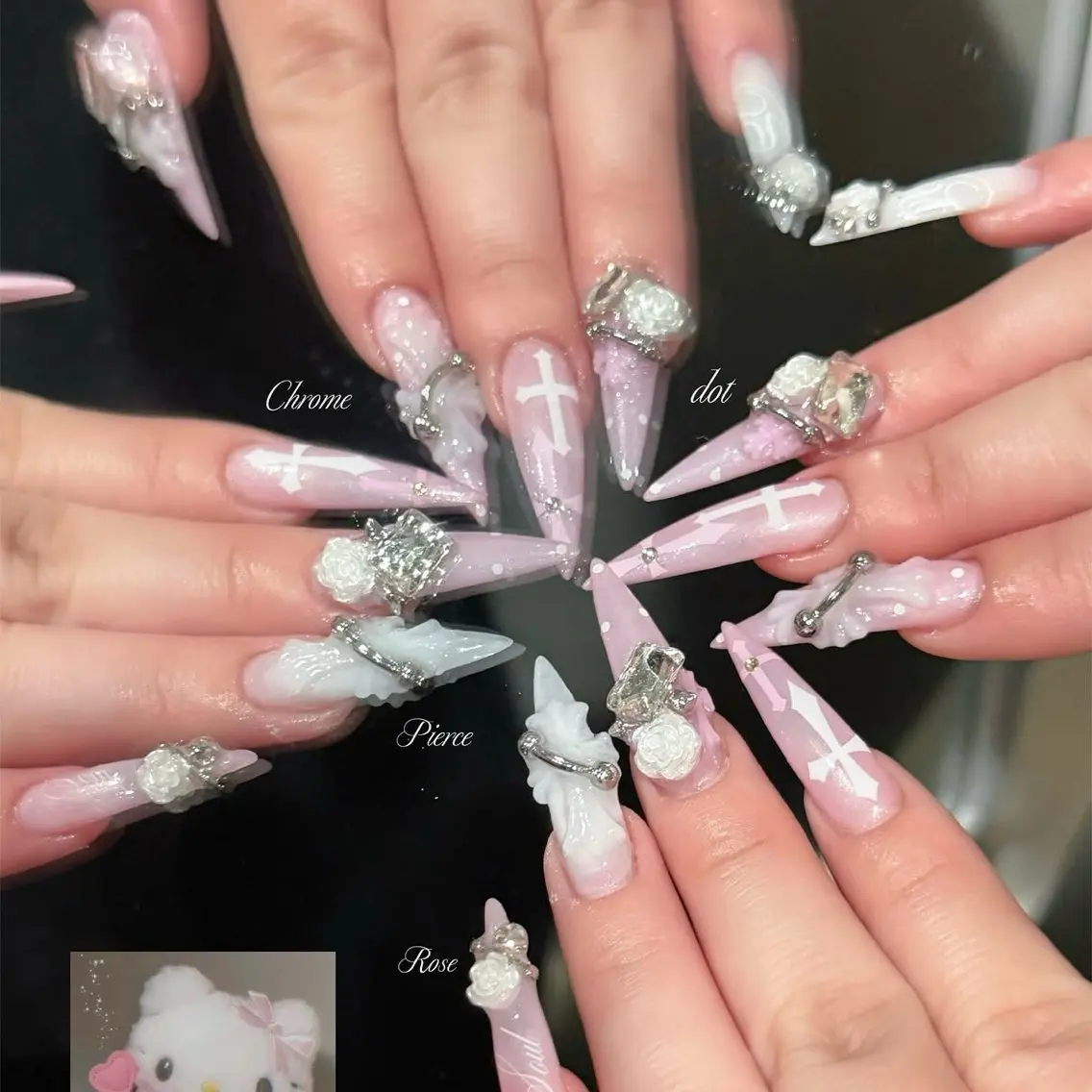 ネイル チークネイル ドット フットネイル フレンチネイル グラデーション ハンドネイル ハンドケア Nihonthy Nail 新宿のネイルデザイン