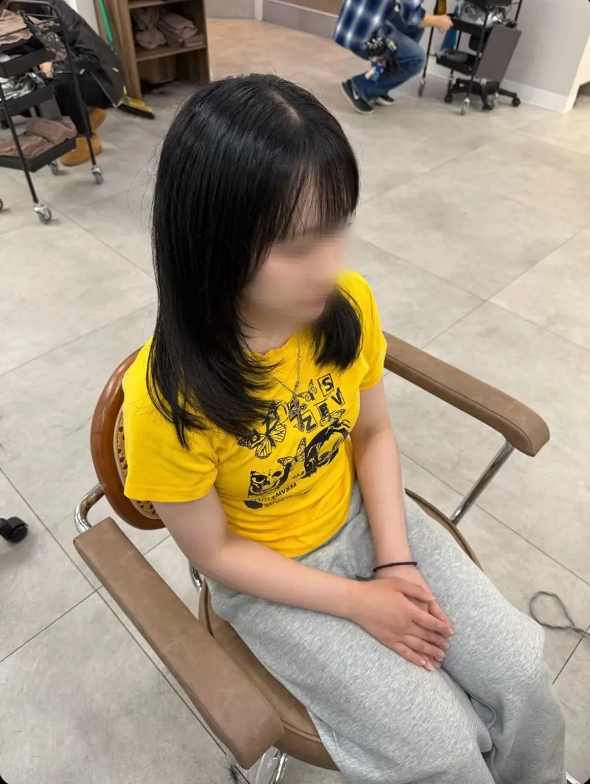 ミディアム レイヤーカット 古藤 朔のヘアスタイル
