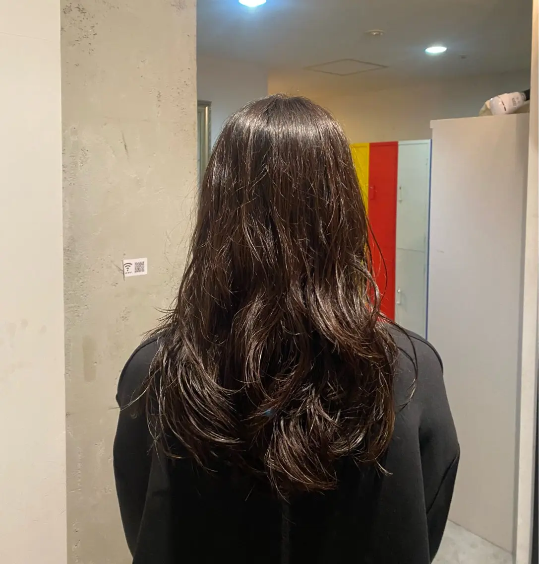 ロング ブリーチカラー/ブロ ンドレイヤーカットのヘアスタイル