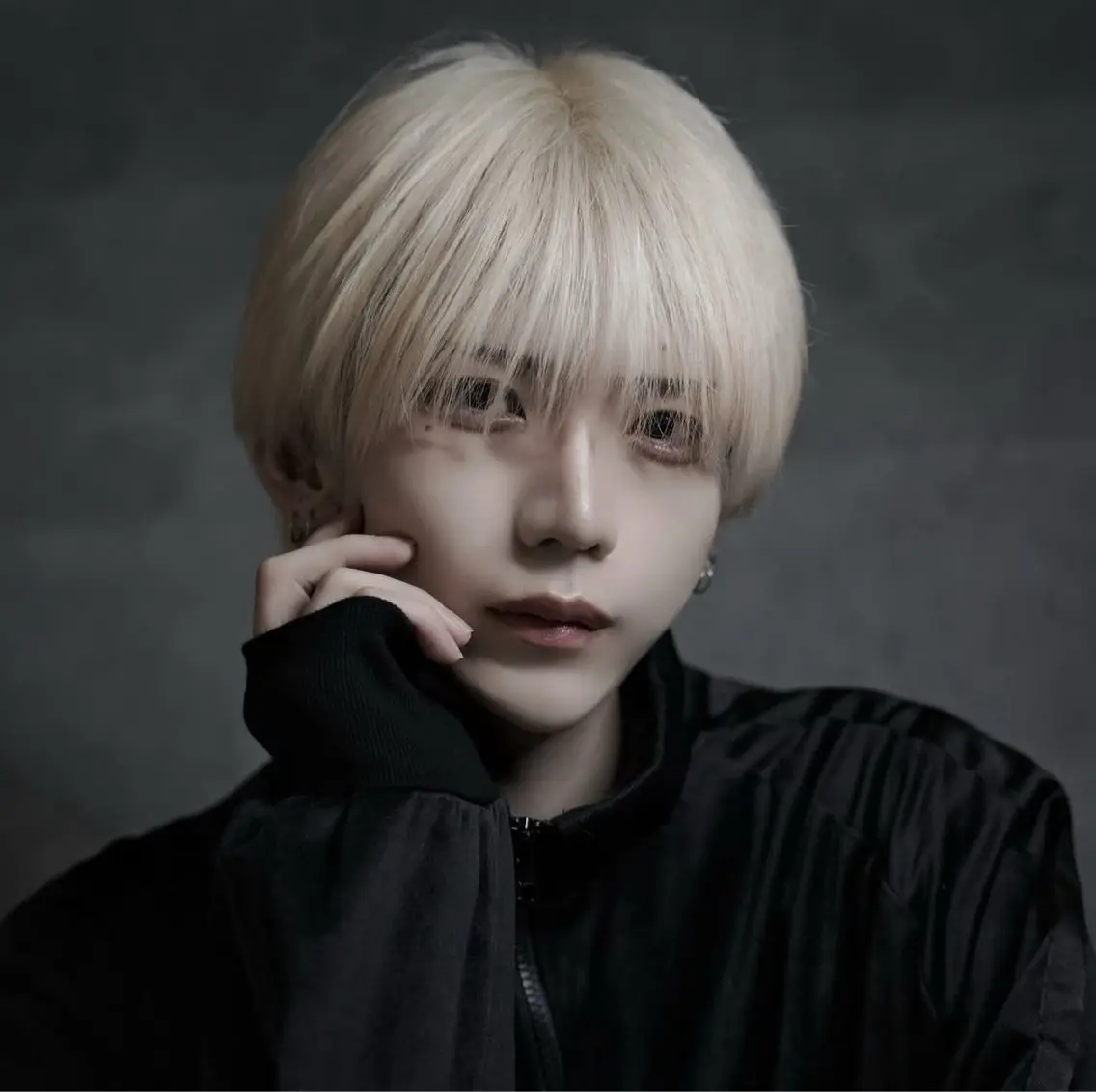 メンズ メンズハイトーン マッシュ シースルーマッシュ 辰/syn 無料カットモデル募集のヘアスタイル