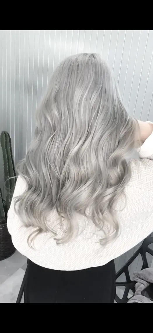 ロング カラー カット ヘアカラー LOOP hairのヘアスタイル