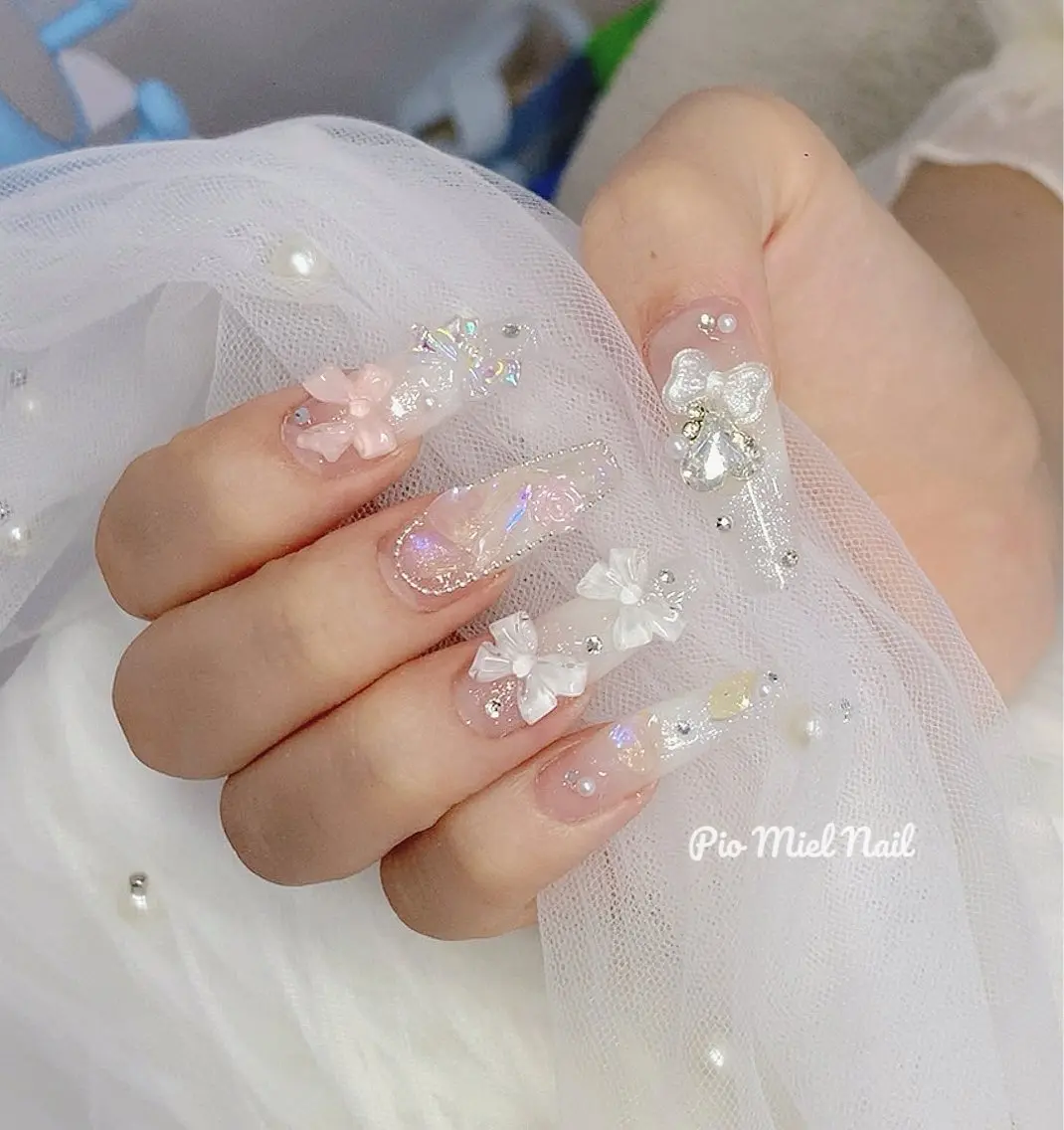 ミディアム 韓国風ヘア Pio Mielのネイルデザイン