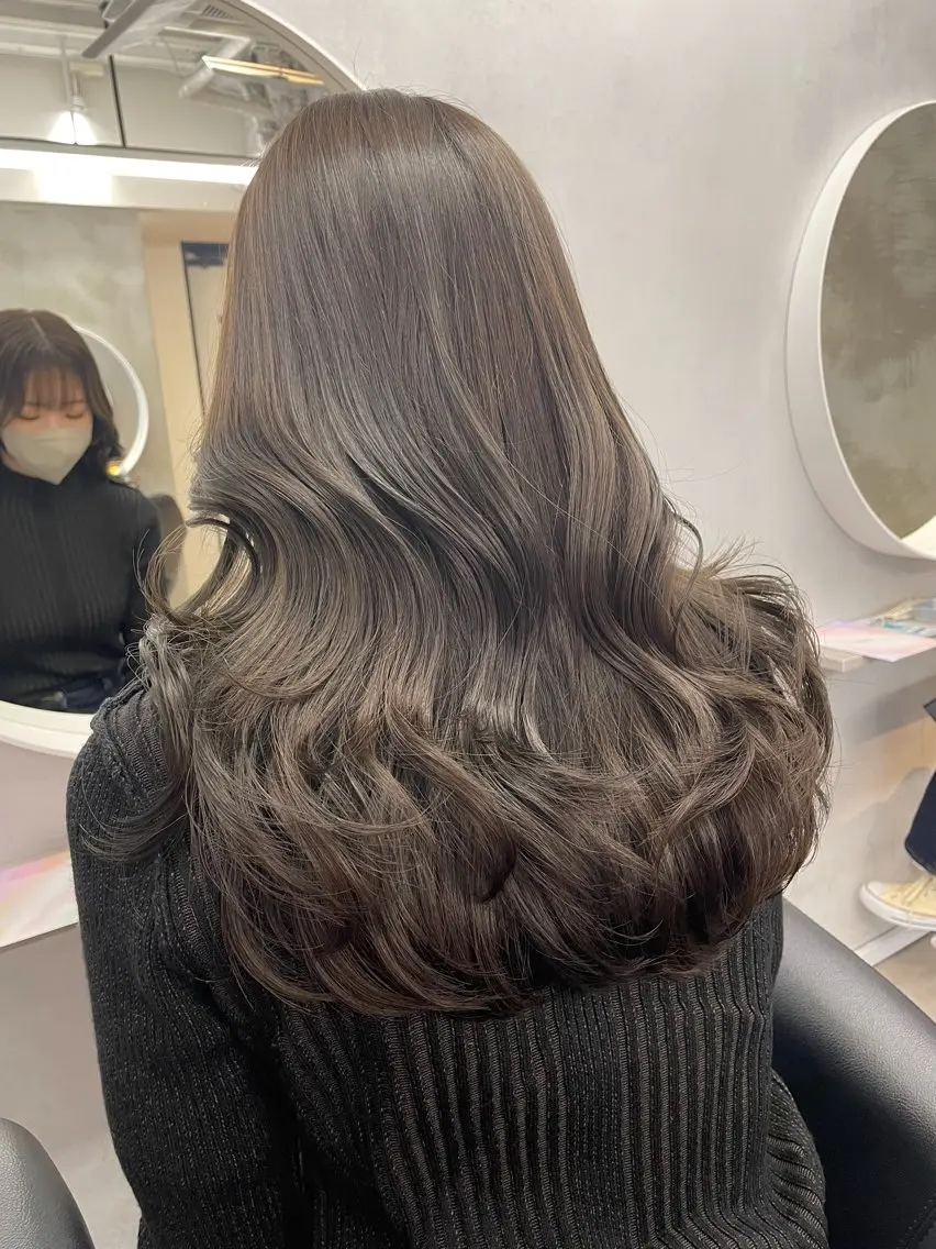 ロング 縮毛矯正×透明感 カラー hinataのヘアスタイル