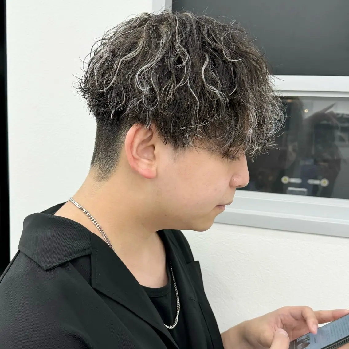 ショート カラー パーマ メンズ カット ヘアカラー パーマ トリートメント 🔥札幌No.1🥇 パーマ特化美容師🔥のヘアスタイル