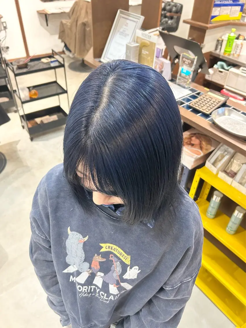 ミディアム カラー ブルーカラー ネイビーカラー 垢抜けヘア🐈‎🤍 mioのヘアスタイル