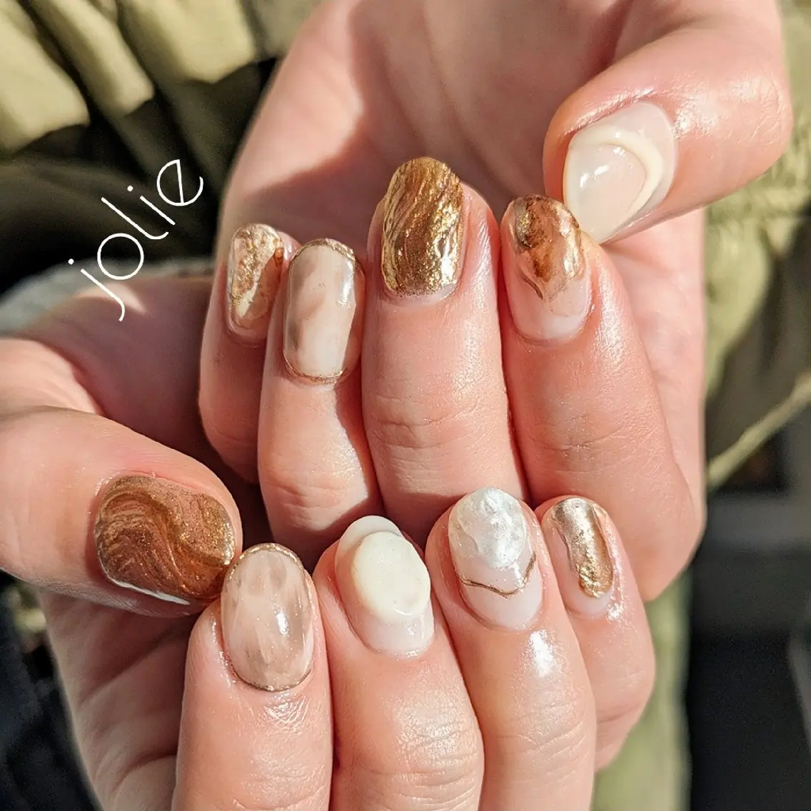 ネイル ゴールド ニュアンスネイル ハンドネイル jolie ISIHARAのネイルデザイン
