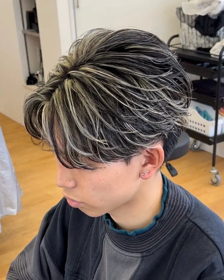 【センターパート限定】✨モテヘア🎨メッシュフェザーパーマの写真