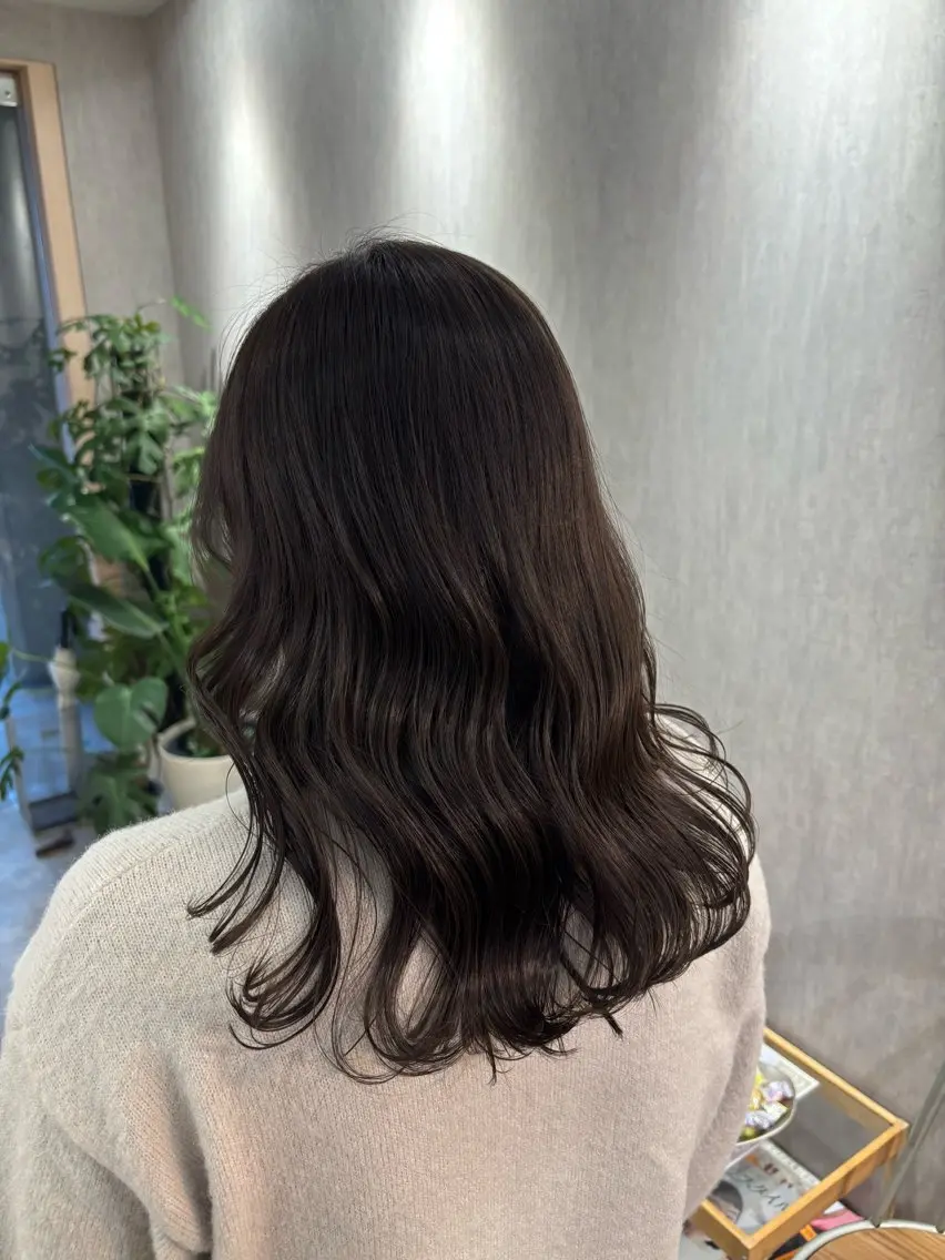 セミロング アッシュ アッシュブラウン 韓国風ヘア 石原 望来のヘアスタイル
