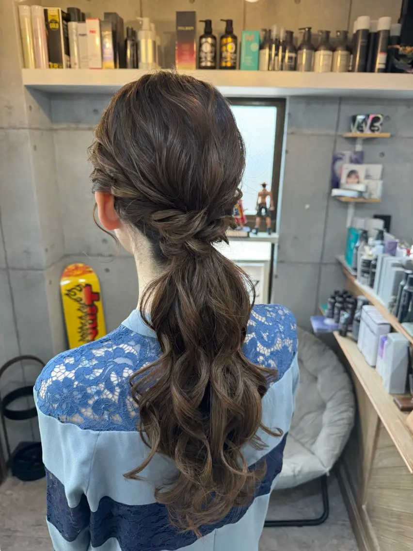 ロング ヘアアレンジ ポニーテール ロング ヘアセット 石井 綺乃のヘアスタイル