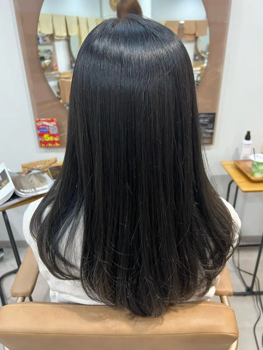 カラー 黒髪 ブルーカラー ブルーブラック ハラダユウカ flower西明石店のヘアスタイル