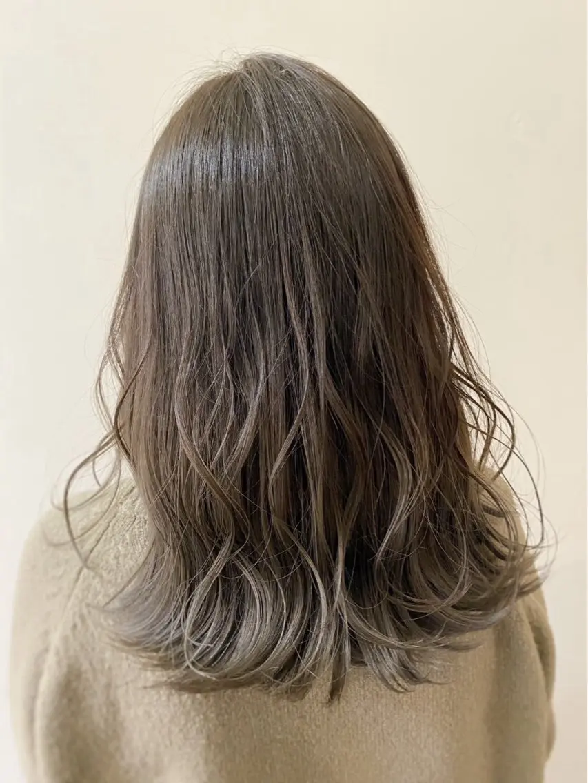 カラー 中村 朱沙のヘアスタイル
