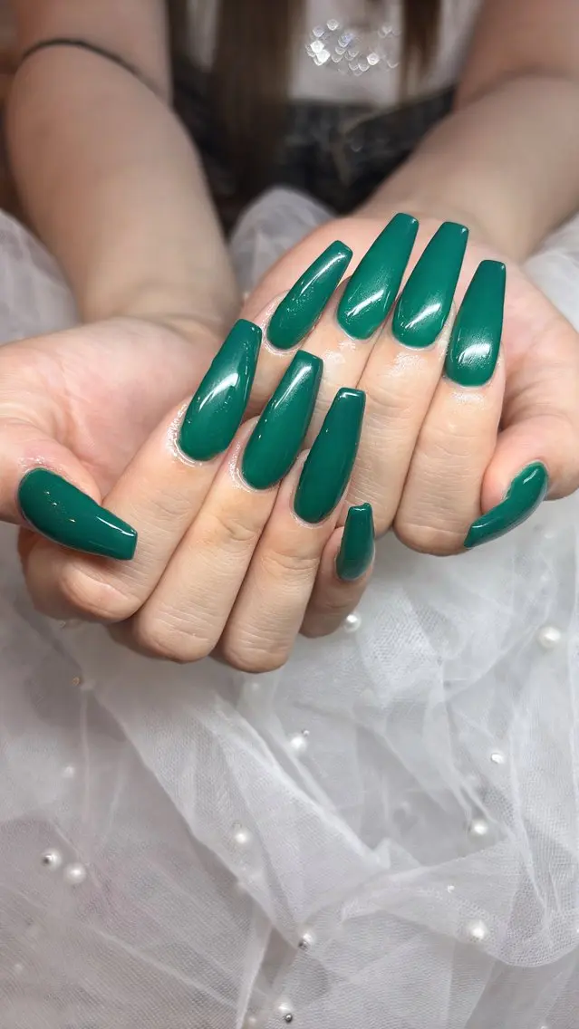 ネイル グリーン ワンカラーネイル ハンドネイル happiness nailのネイルデザイン