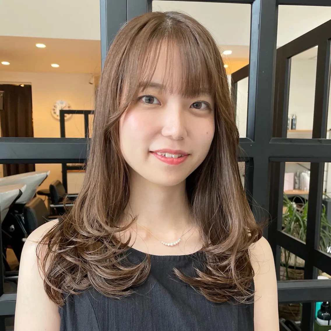 ⭐️ミニモ初回平日限定⭐️顔まわりカット+カラー+トリートメントの写真