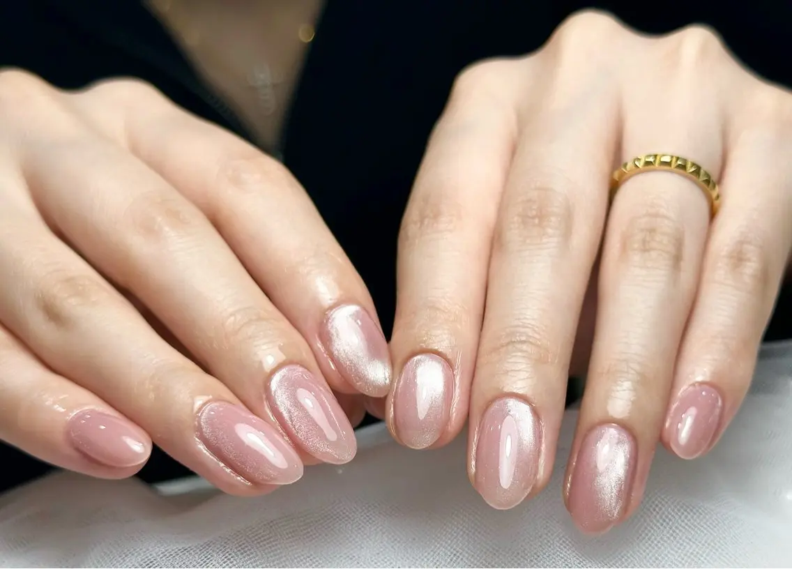 ネイル チークネイル 長さ出し ガーリー 韓国ネイル マグネットネイル Junn Nailのネイルデザイン