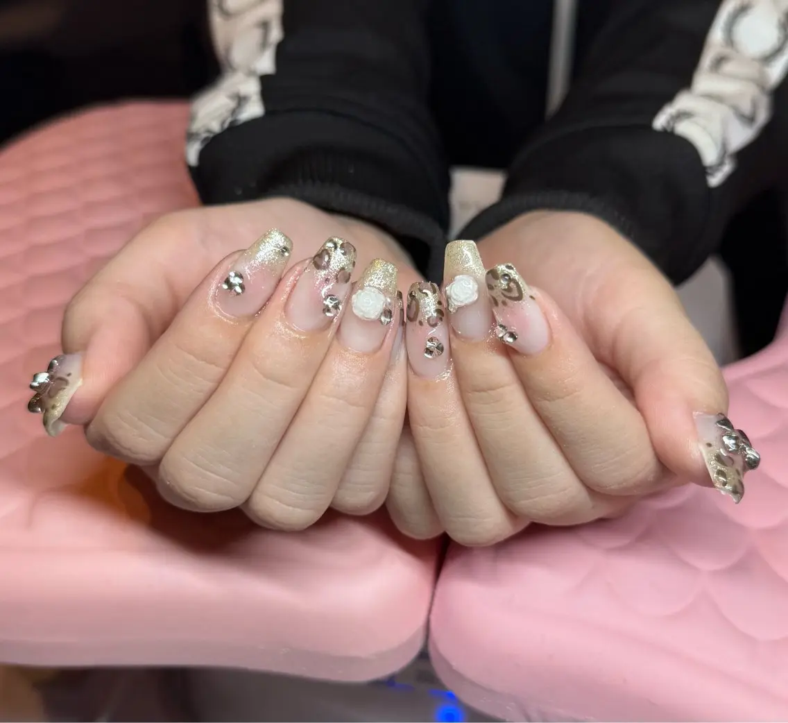 ネイル ハンドネイル 濱岡 咲のネイルデザイン