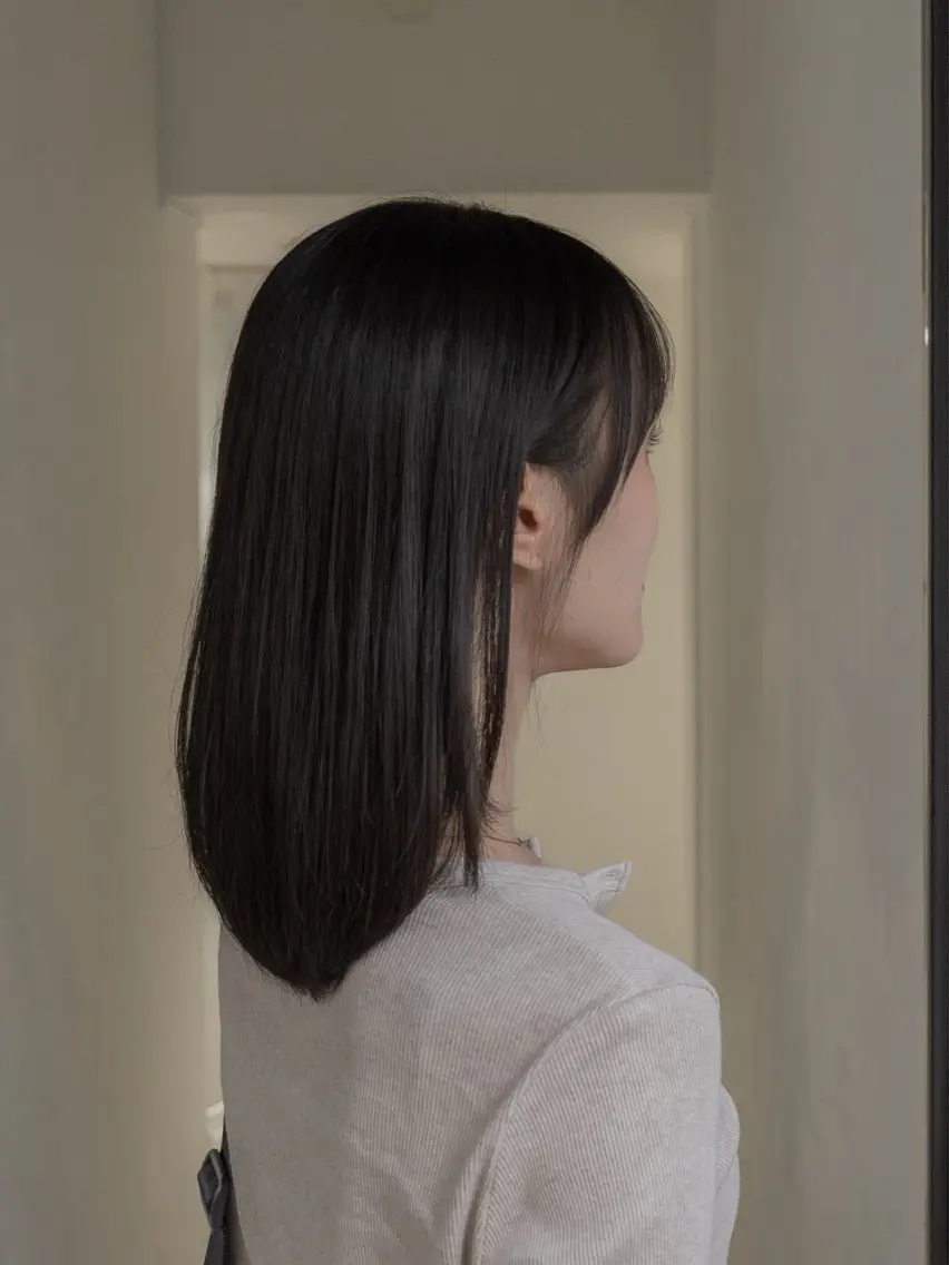ミディアム カラー グレージュ レイヤーカット 酸性ストレート カット ヘアカラー 縮毛矯正 navile原宿 yumaのヘアスタイル