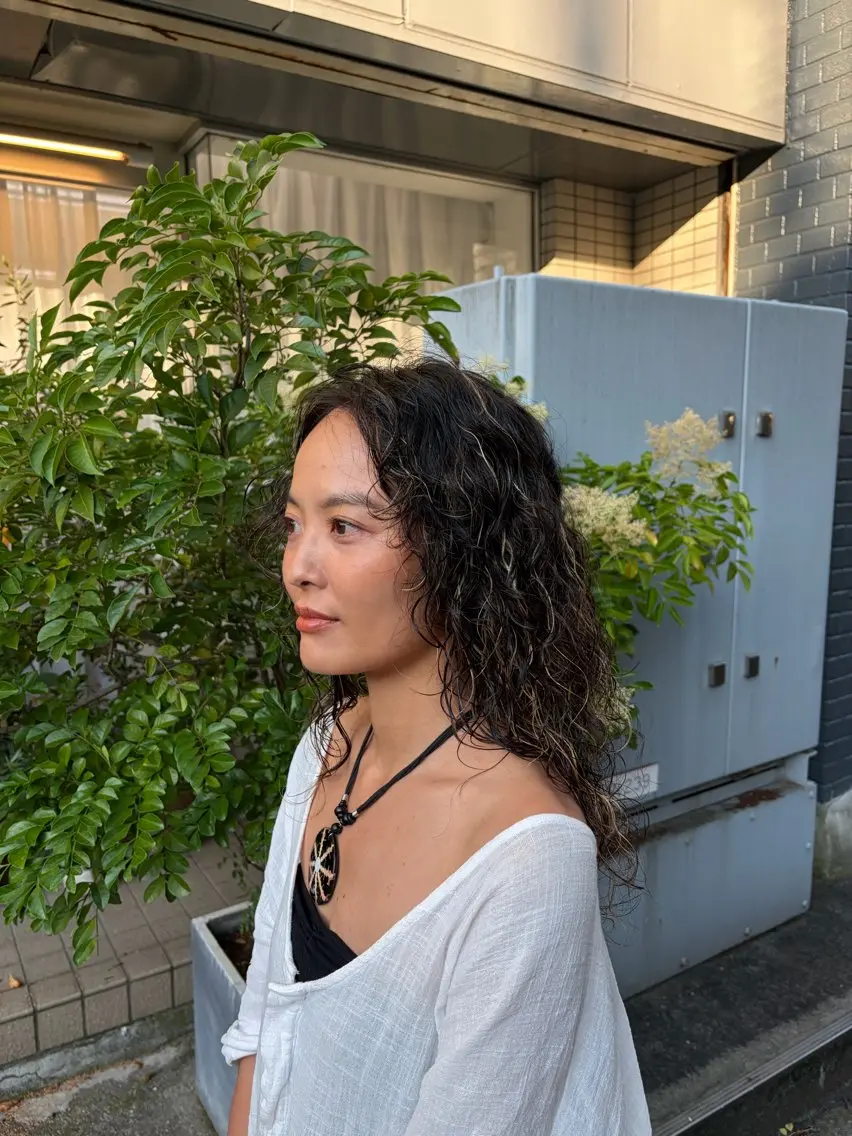 セミロング パーマ セミロングパーマ 中村 芽衣那のヘアスタイル