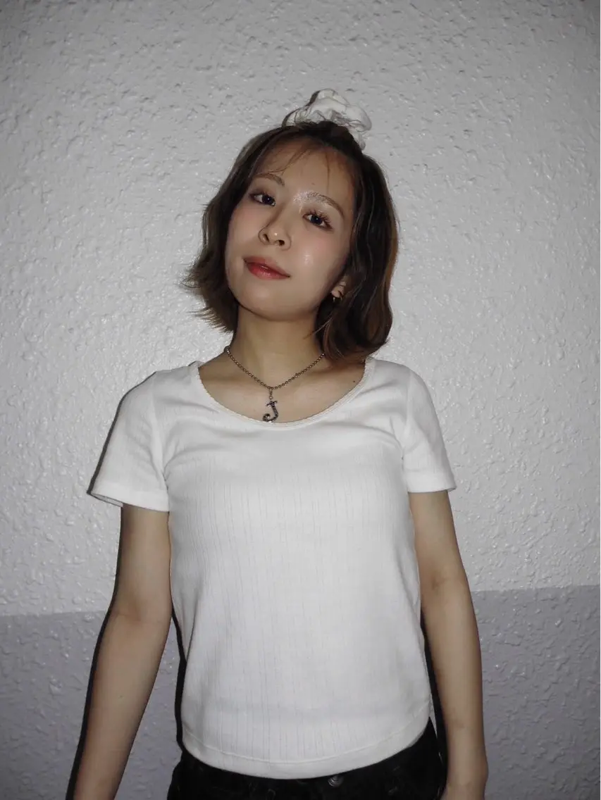 ミディアム 小林 遥のヘアスタイル