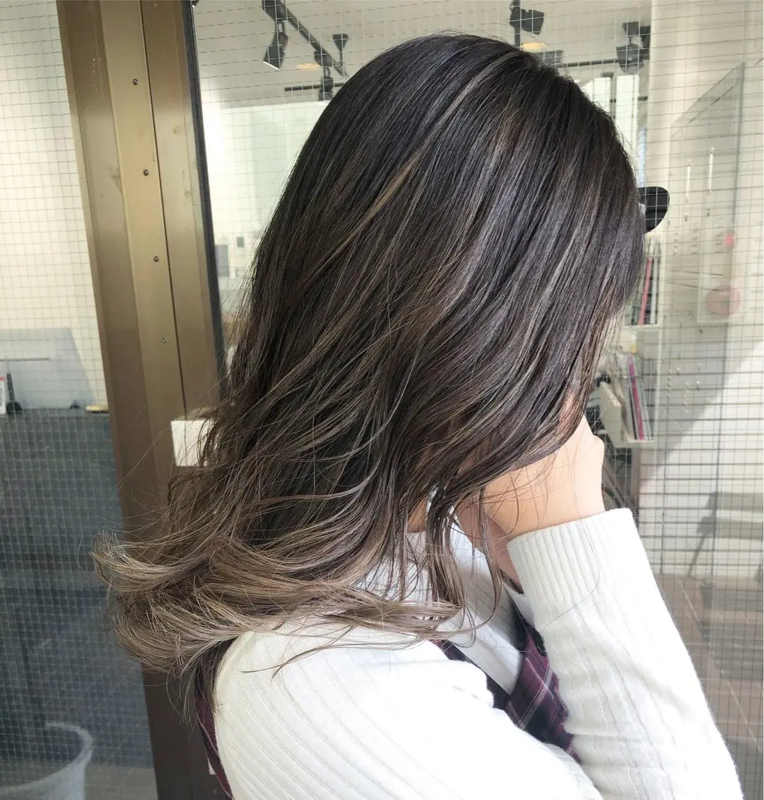 ロング カラー 透明感カラー グラデーションカラー ハイライトカラー ハイライト 🤍2nd🤍田所 美希のヘアスタイル