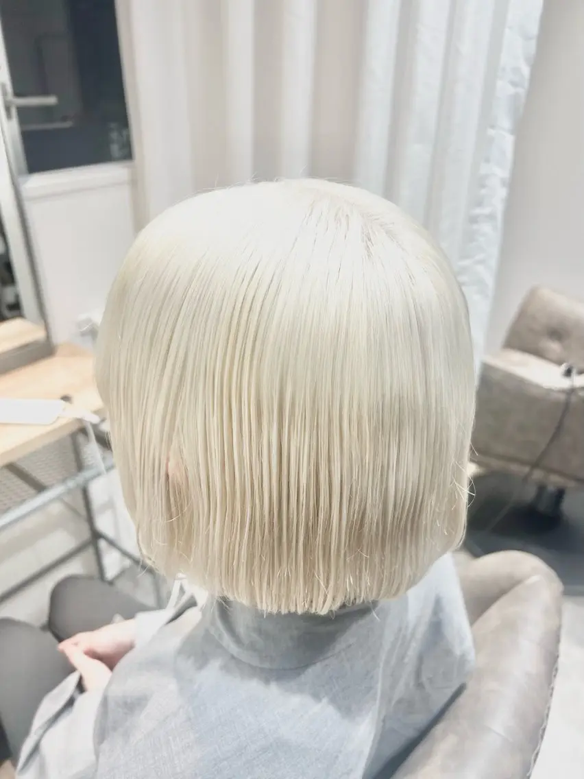 ショート カラー ブリーチ ケアブリーチ 松岡 恭弘のヘアスタイル