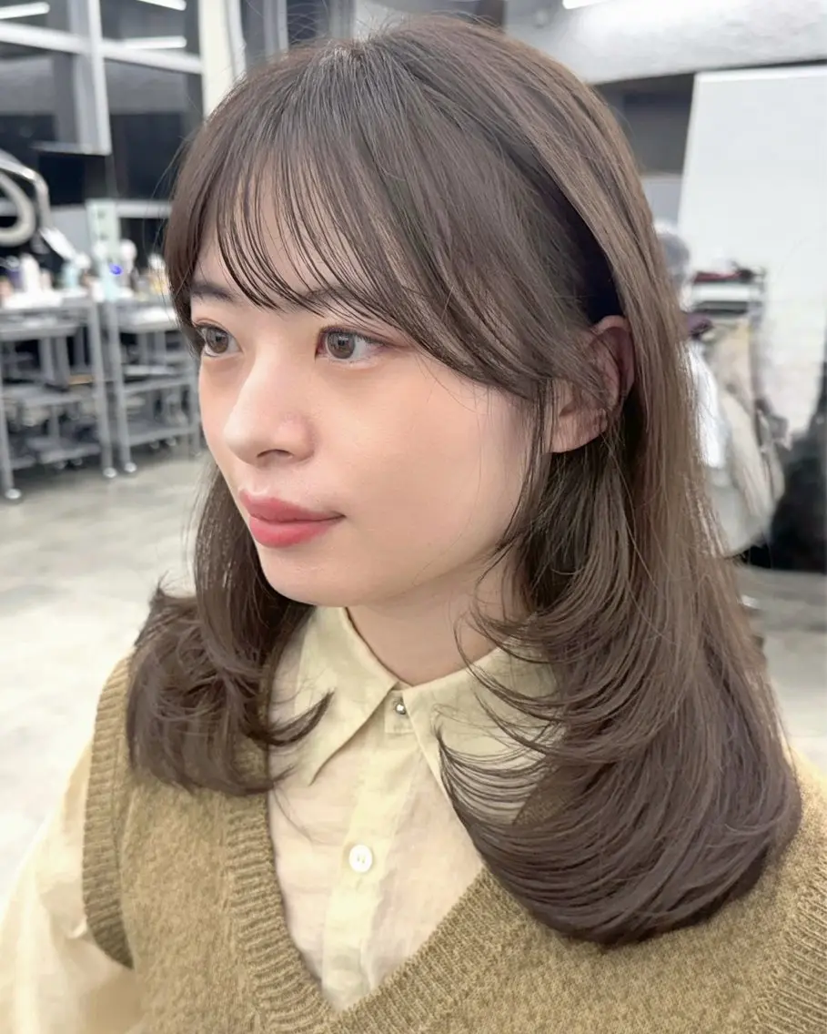 ミディアム カラー ミディアムレイヤー グレージュ シアーグレージュ レイヤーカット カット ヘアカラー トリートメント レイヤー🩰髪質改善 /透明感/kanaのヘアスタイル