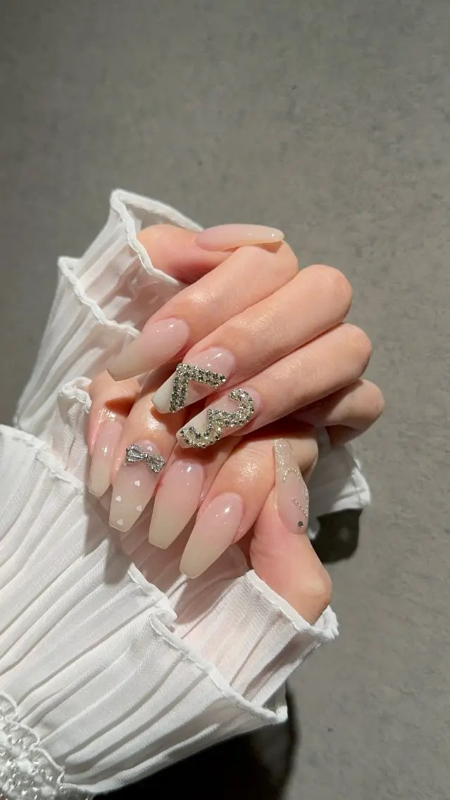 ネイル I-nailロング /ワンホン/キラキラのネイルデザイン