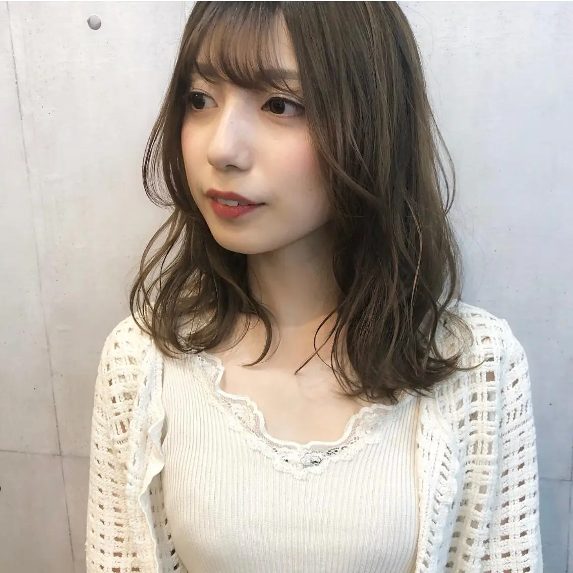 ミディアム 山野 稚奈のヘアスタイル