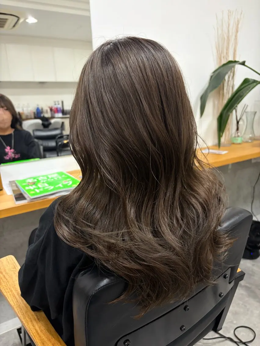 ロング カラー ヘアアレンジ 透明感カラー ダブルカラー エドルカラー グレージュ ハイライトカラー ヘアカラー トリートメント misa🫧ナチュラ ル縮毛矯正/髪質改善のヘアスタイル