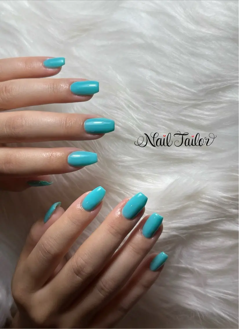 ネイル ブルー 水色 スクエアネイル ハンドネイル NailTailor ネイルテイラーのネイルデザイン