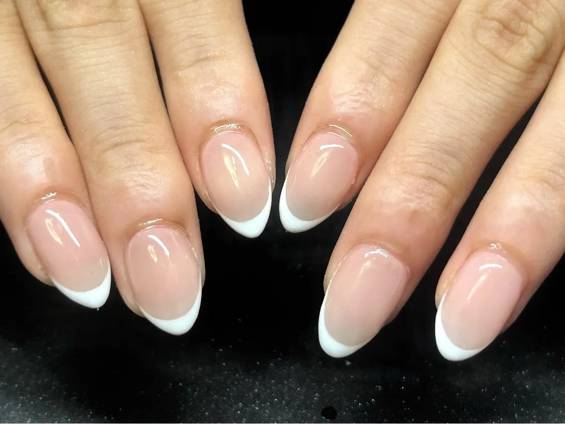 ネイル フレンチネイル ハンドネイル Chika .のネイルデザイン