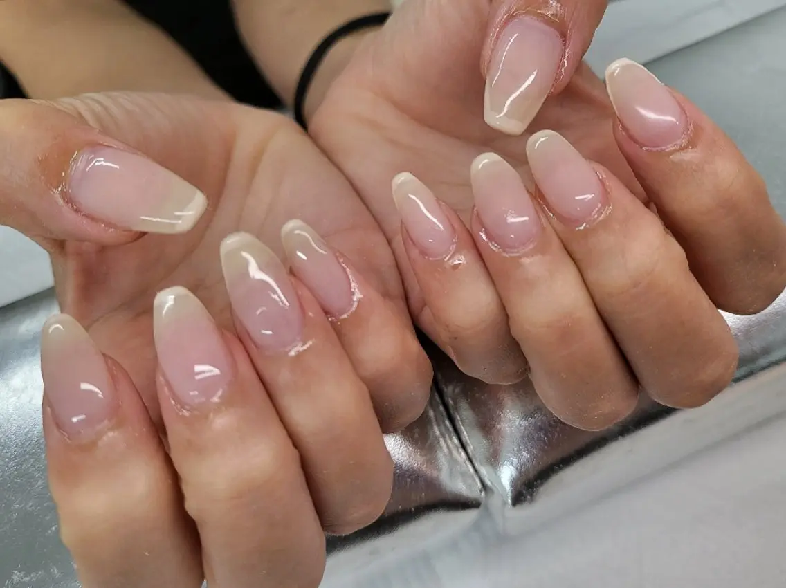 ネイル フレンチネイル オフィスネイル シンプルネイル ハンドネイル ハンドケア 心斎橋Salon Epokkuのネイルデザイン