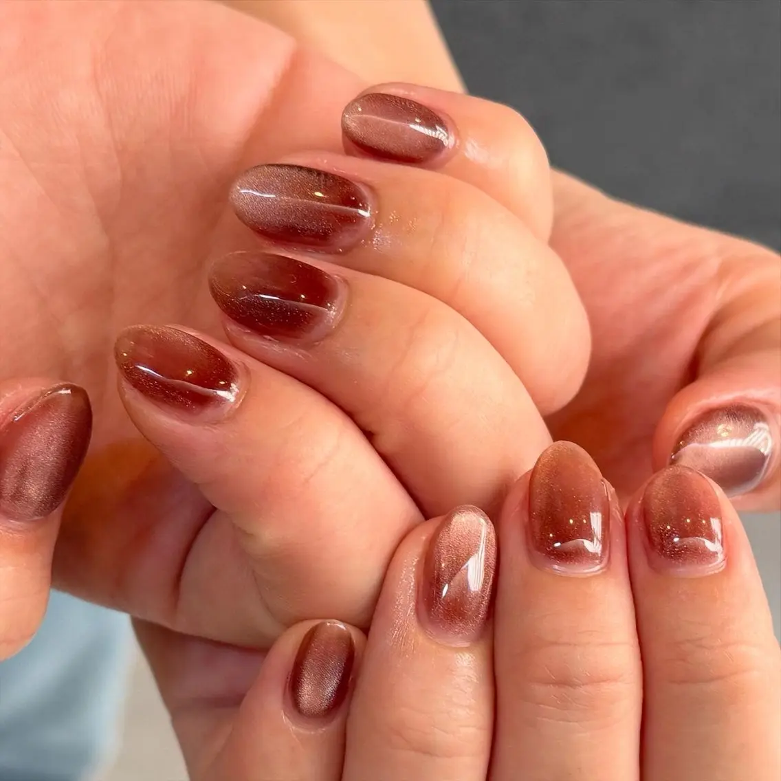 ネイル マグネットネイル マグネットワンカラー ワンカラーネイル ハンドネイル ハンドケア nail salon swaddle 🪽のネイルデザイン