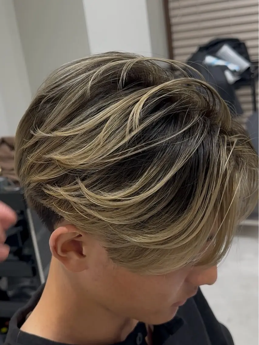 カラー メンズ メンズバレイヤージュ バレイヤージュ ブロンド カット ヘアカラー メンズ縮毛矯正 /町田/木村悠月のヘアスタイル