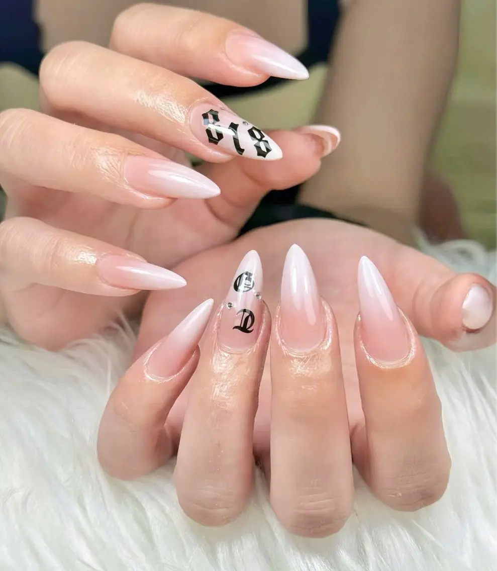 ネイル アートネイル ボルドー フレンチネイル ジェルネイル 氷ネイル・うるうるネイル ハンドネイル Julie NailSalonのネイルデザイン