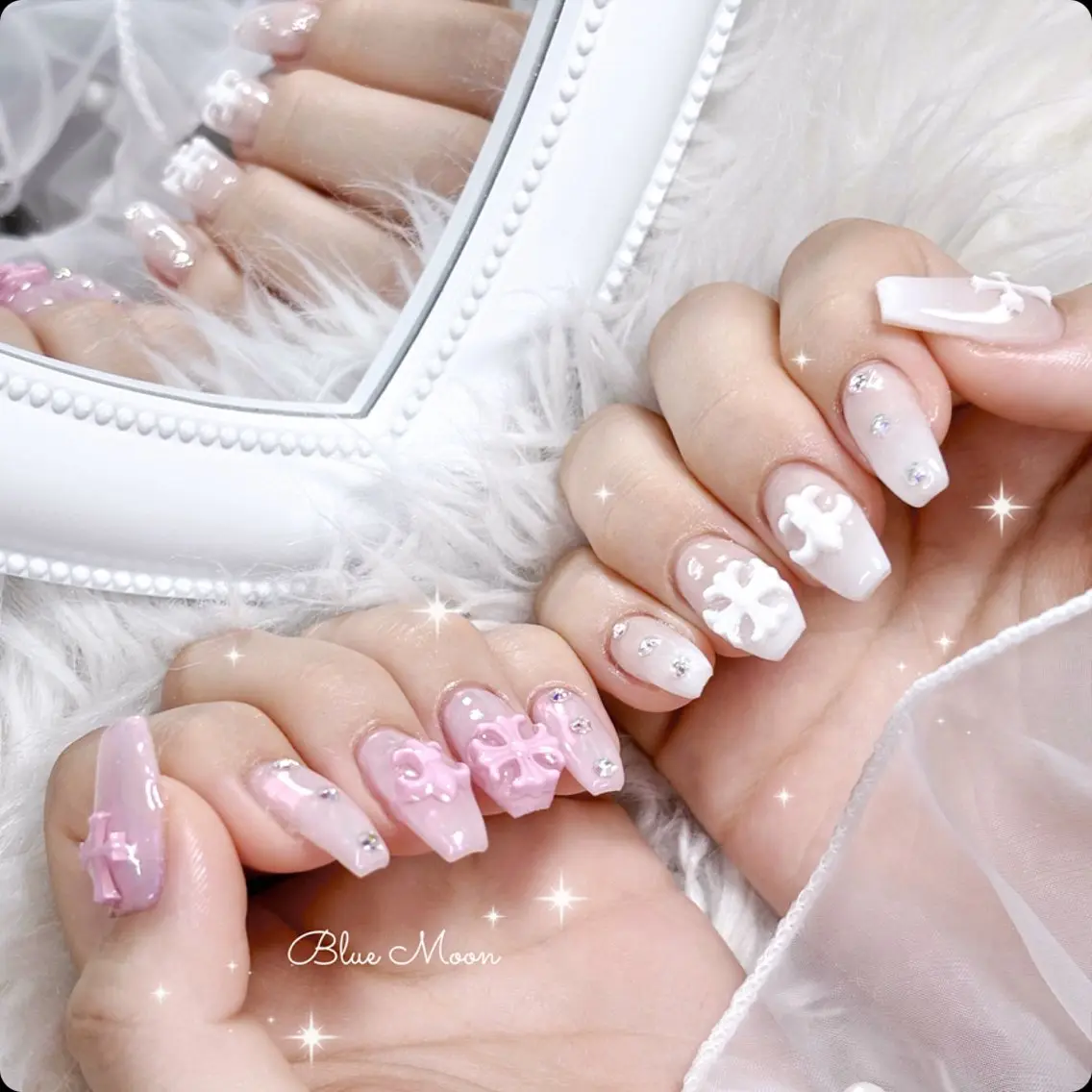 ネイル グラデーション ミラーネイル ハンドネイル フットネイル ハンドケア nail salon Blue Moonのネイルデザイン