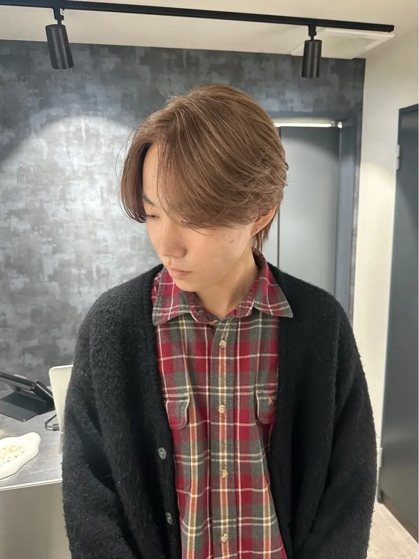ミディアム カラー メンズ カット ヘアカラー トリートメント 💈原宿指名No.1 センターパート💈のヘアスタイル