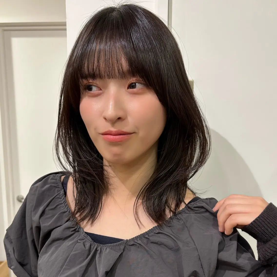 ロングからミディアムスタイルにカット✂︎肩下のミディアムスタイルのみのメニューになりますの写真