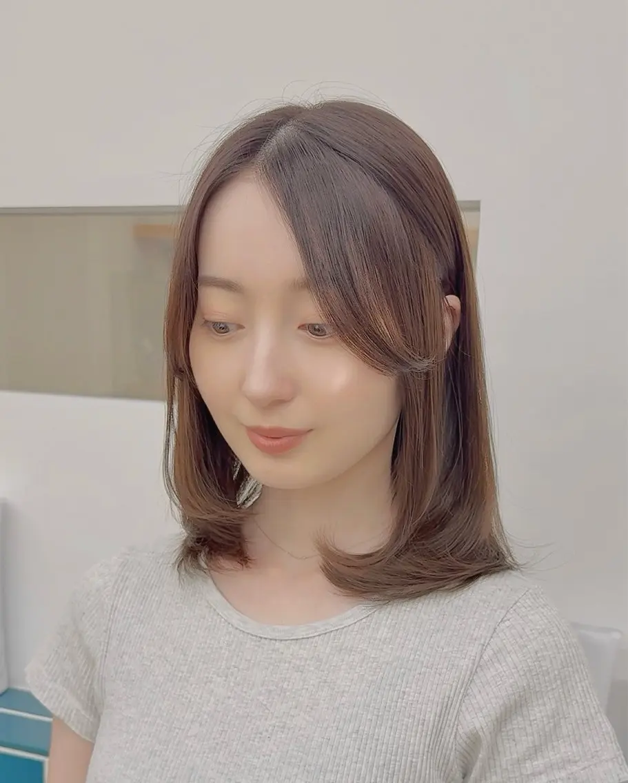 ミディアム ミディアムレイヤー レイヤーカット 新田 琴美/ レイヤー/透明感のヘアスタイル