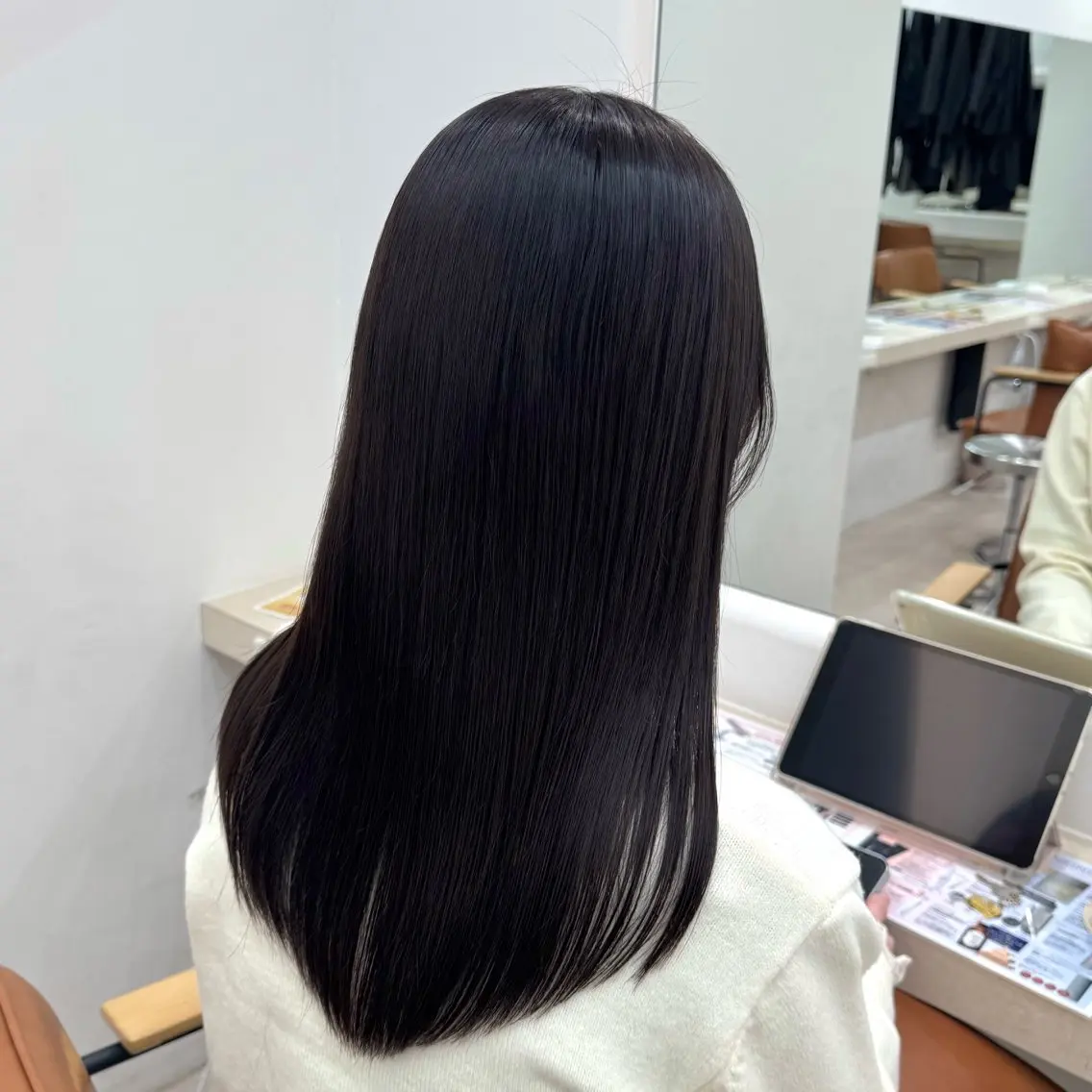 セミロング トリートメント 酸熱トリートメント トリートメント りな🪽カット /縮毛/透明感カラーのヘアスタイル