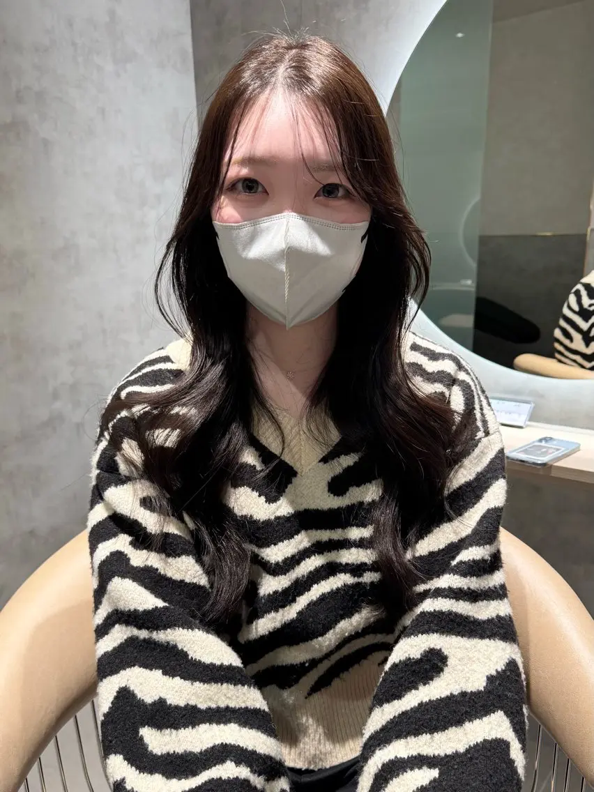 ロング 顔まわりレイヤー レイヤーカット エクステ 肥田野裕人|レイヤー |シールエクステのヘアスタイル