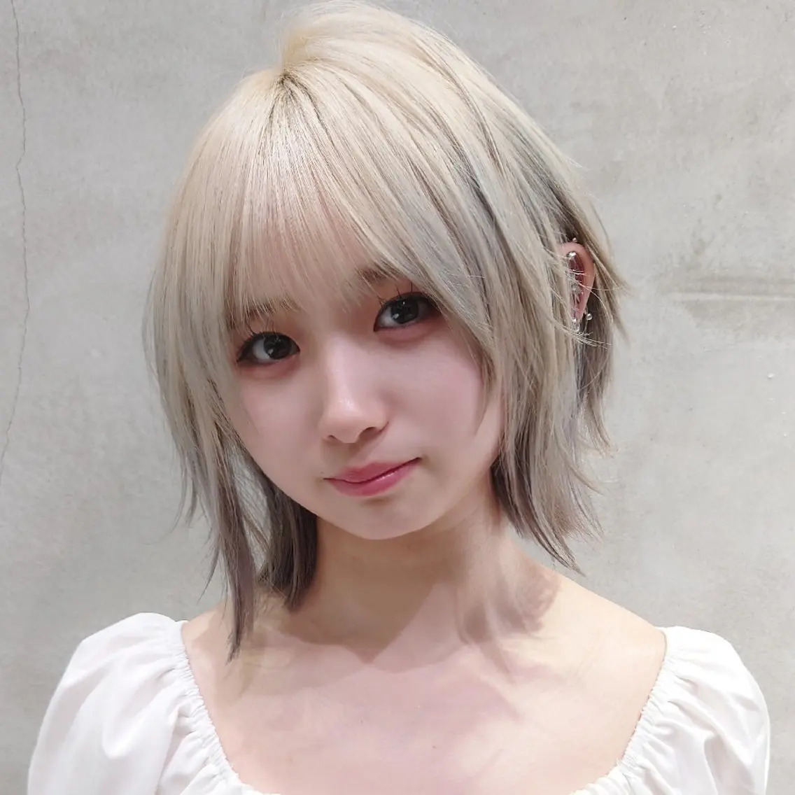 骨格似合わせカット×ブリーチWカラーの写真