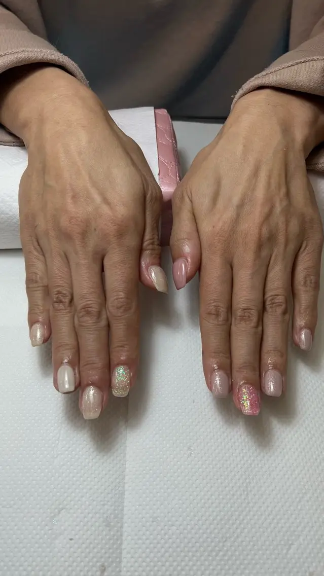 ネイル 名越 彩花のネイルデザイン