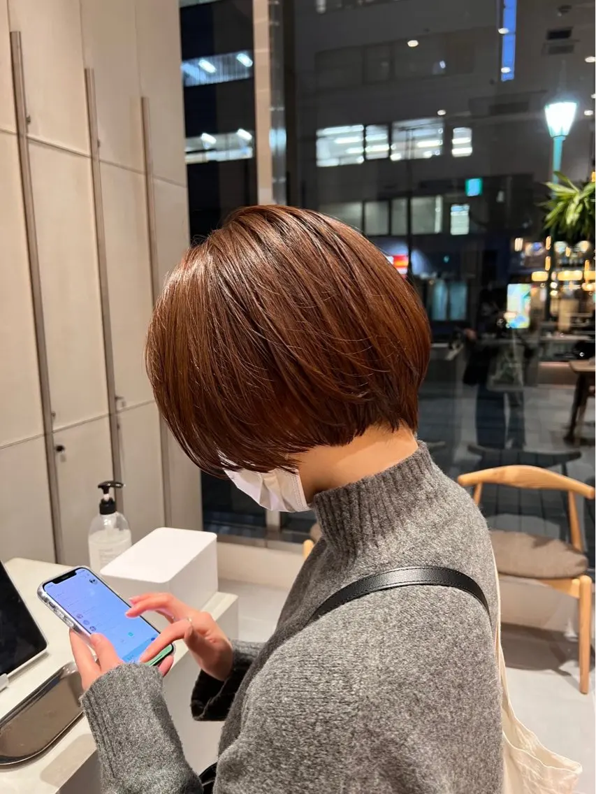 ショート ミオ💎ショート 透ける暗髪のヘアスタイル
