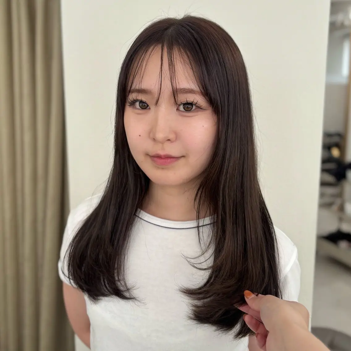 セミロング カット ヘアカラー トリートメント SLASHスラッシュ 辻村  彩華のヘアスタイル